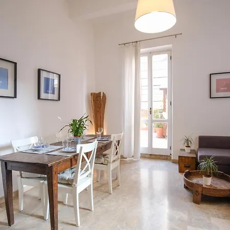 Spacious With Big Terrace At Colosseum Apartment
