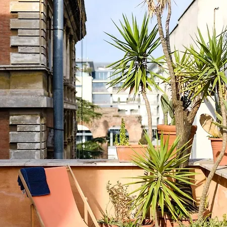 Spacious With Big Terrace At Colosseum Apartment *