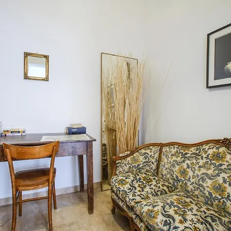 Apartment Spacious With Big Terrace At Colosseum *